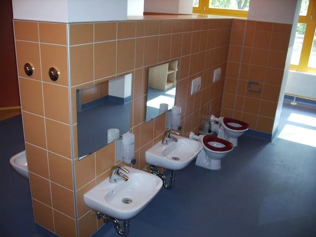 Sanitärraum Krippe